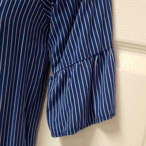 NWOT ๐๐Paper Crane Striped Blue BLOUSE ๐ TOP - Picture 7 of 11